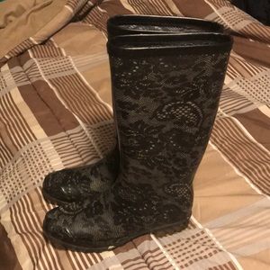 Size 7 Rain boots